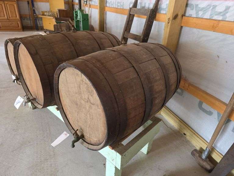 55 Gallon Wine Barrel W/ Spigot