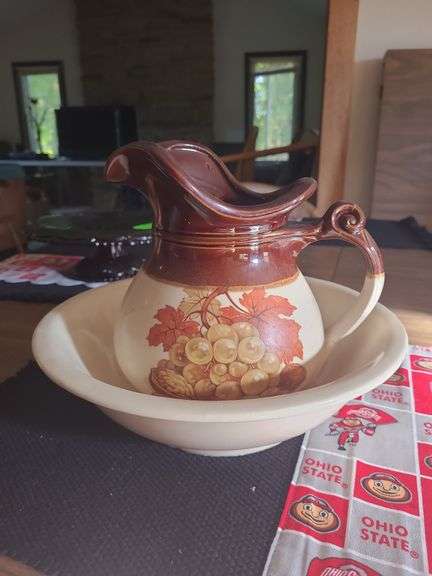 Vintage McCoy USA Art Pottery Pitcher And Basin