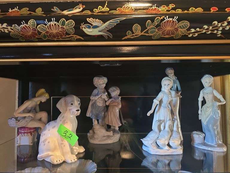 Porcelain Decor (Approx 6 Pcs)