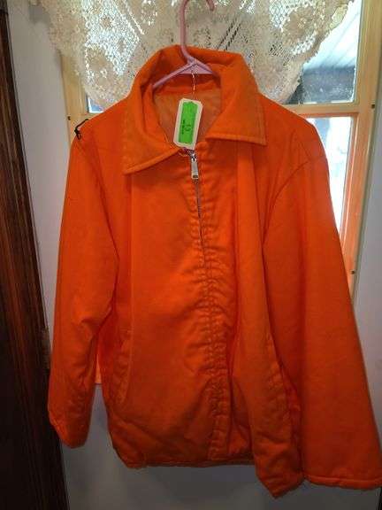Zip-Up Hunting Jacket with Removable Hood, Unknown Size and Waterproof Thinsulate Gloves