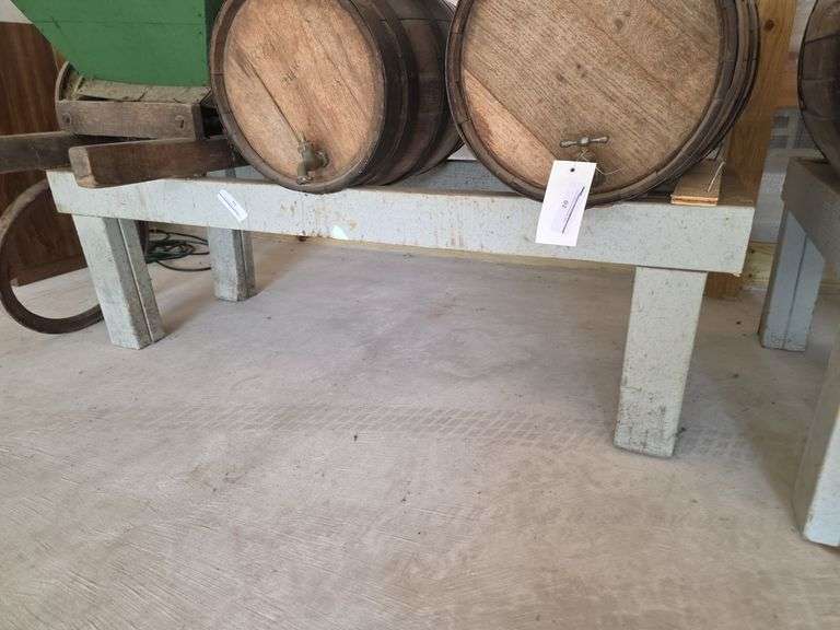 3 Barrel Stand