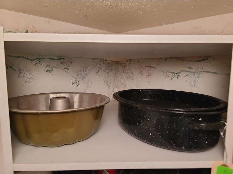 Enamelware Roaster and Bunt Cake Form