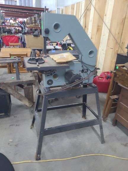 Delta 16" Motorized Band Saw (Works)