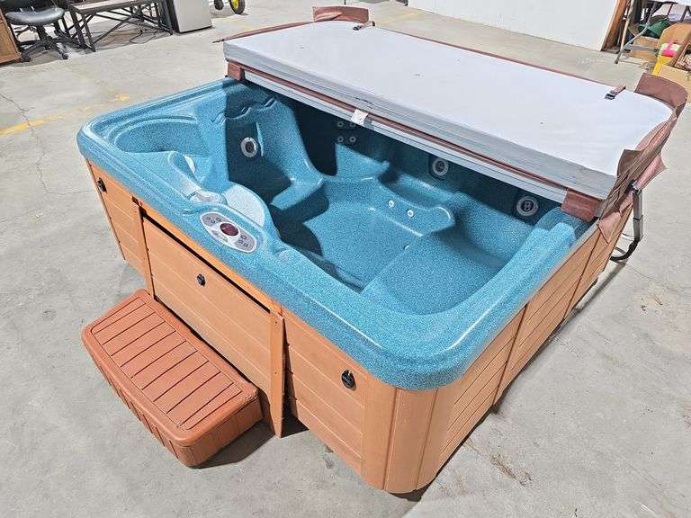 HotSpring Bengal HotTub/Spa w/ Cover