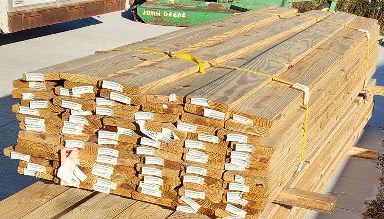 (20) 5/4x6/10' Standard Decking Boards