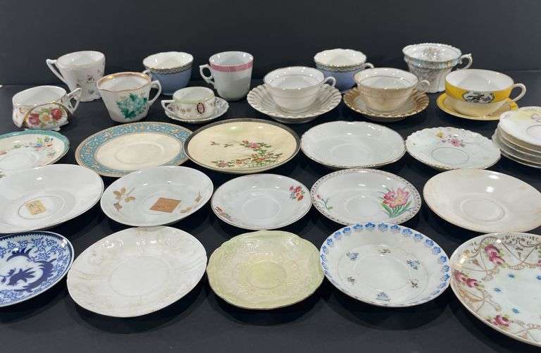VTG Porcelain Teacups & Saucers
