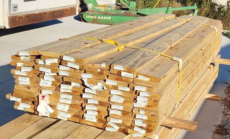 (20) 5/4x6/10' Standard Decking Boards