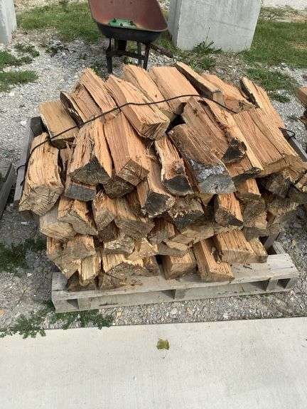Pallet of Seasoned Oak Firewood