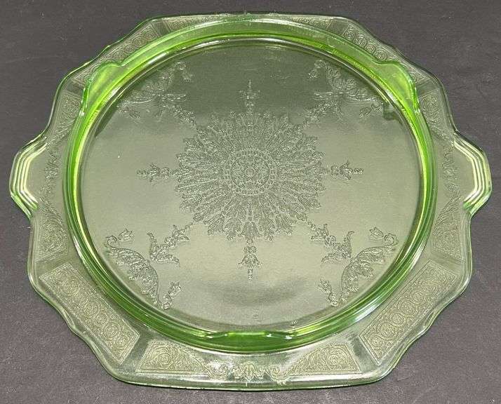 Vintage Uranium Glass Anchor Hocking Princess Green 10” Cake Plate