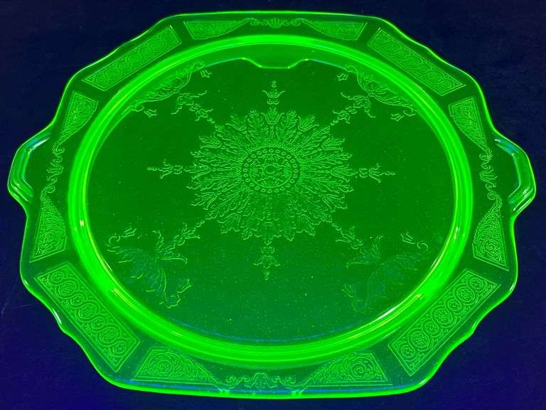 Vintage Uranium Glass Anchor Hocking Princess Green 10” Cake Plate