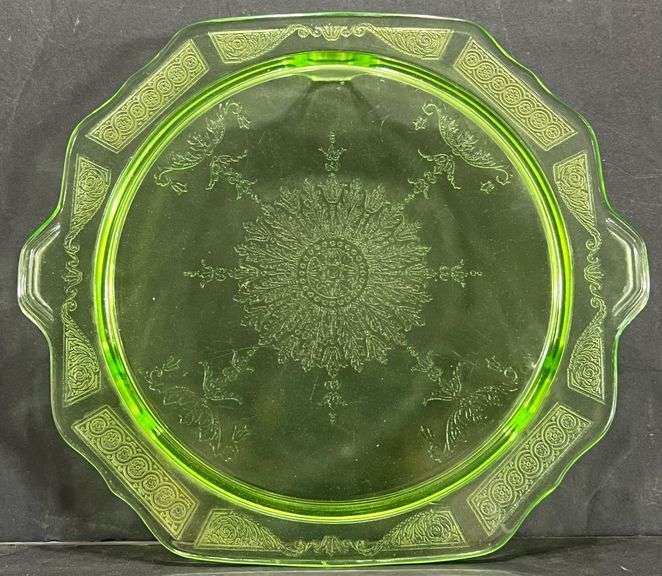 Vintage Uranium Glass Anchor Hocking Princess Green 10” Cake Plate