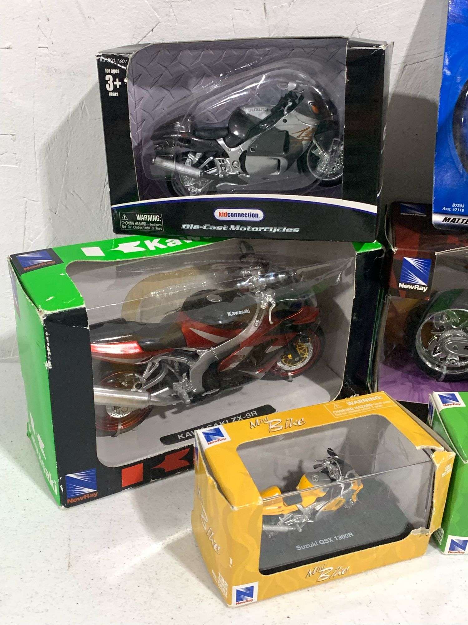 6 NIP Die-Cast Super Sport Motor Bikes - Black And Gold Auctions