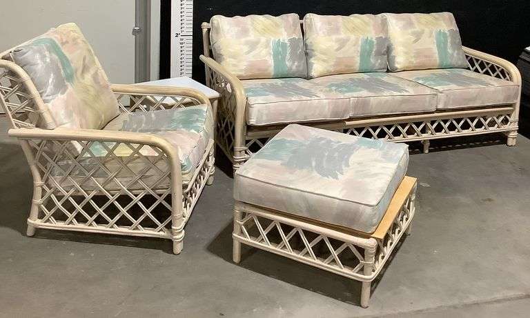 4 piece Rattan style patio Furniture