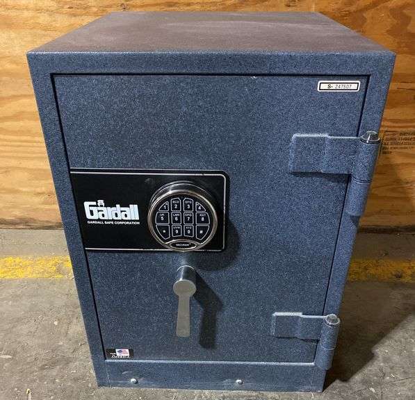 Very nice Gardall Model 1812 floor safe