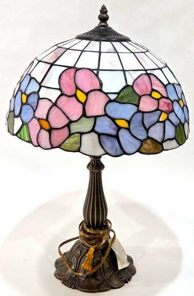 VTG Tiffany Style Stained Glass Table Lamp - 19" T