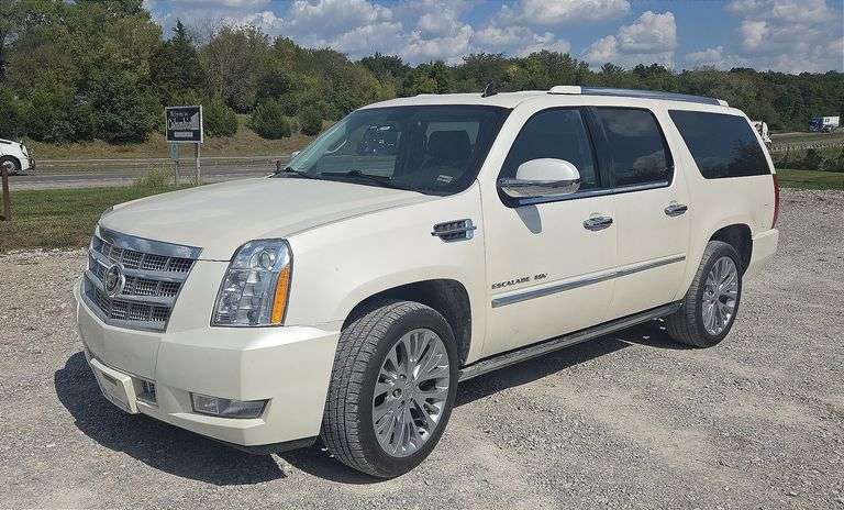 2013 Cadillac Escalade Platinum - 130k Miles