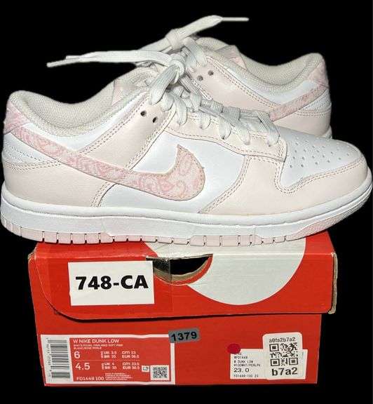 New Women’s 6 Nike Dunk Low ‘Pink Paisley’