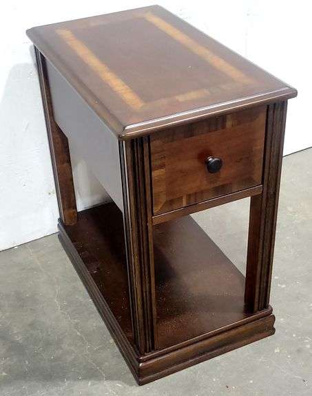 Ashley Breegin 1-Drawer Chairside End Table