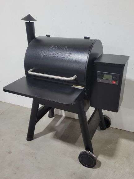 Traeger Pro 575 Wi-Fi Pellet Grill & Smoker W/Cover