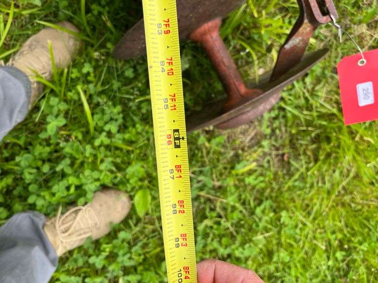 Angle Frame 8ft Disk - Black And Gold Auctions