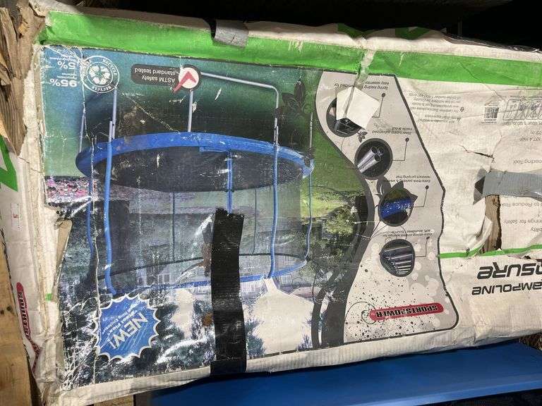 14' Sportspower Trampoline W/Enclosure