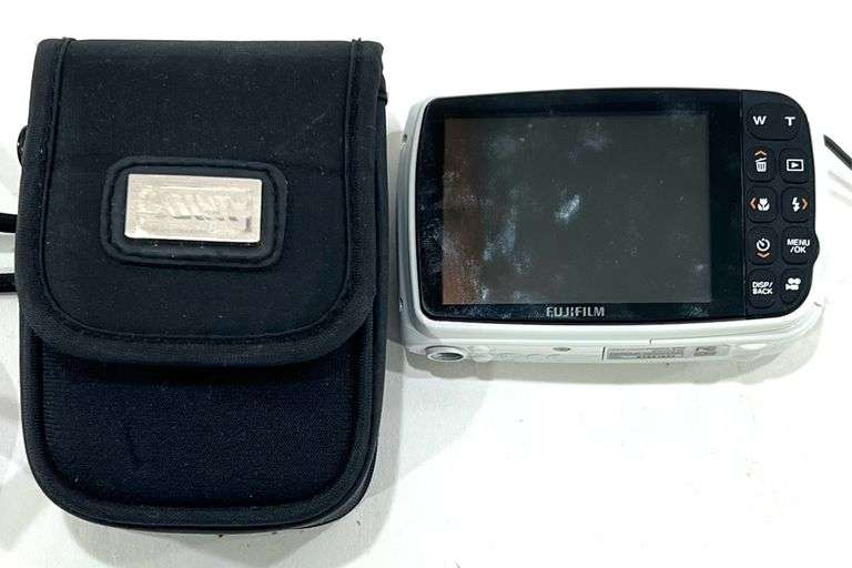 Fuji Film FinePix Z30 Digital Camera w/ Case