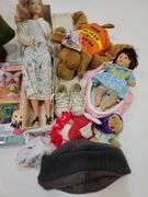 Best Friends Maggie by Hiedi Ott 1996 Doll w Stand & More Dolls