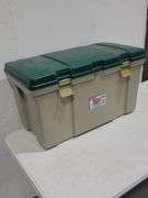 Rubbermaid 27 Gallon Roughneck Tote