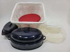 VTGvSavory Enamelware Roaster, Speckled Roaster, Hamper, & Plastic Storage Containers