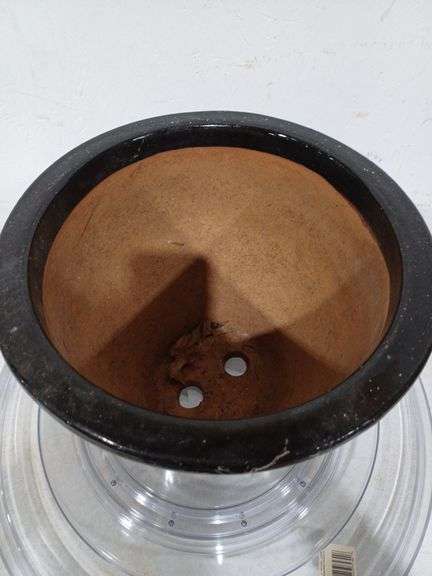 Ceramic Planter Pot & Spinning Plastic Pedestal
