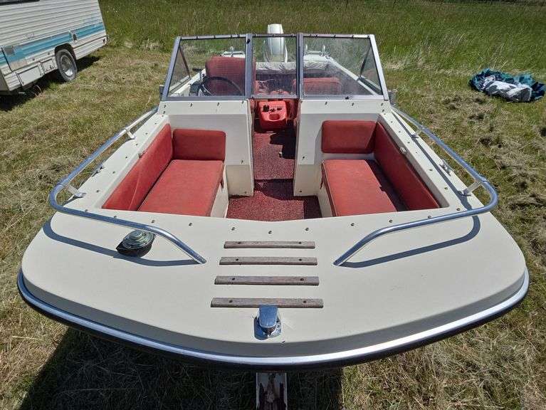 15" 4Winns Run About by Saf-T-Mate w/ 70hp Evinrude Outboard Motor
