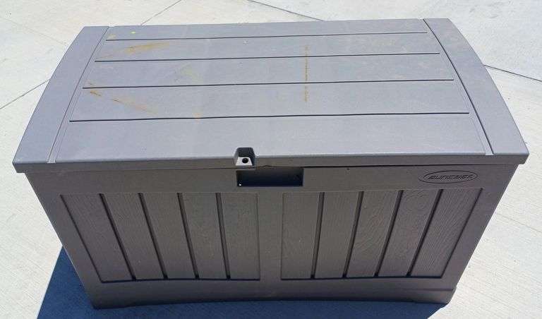 Suncast Pool Storage Box - Black And Gold Auctions