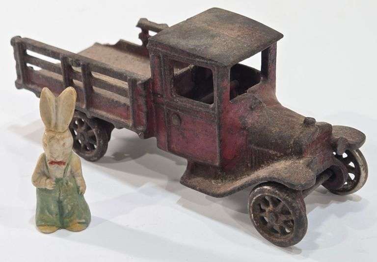 Dumper The Rabbit VTG 1930's Arcade MFG Co Cast Iron Dump Truck Toy & Porcelain Rabbit ...
