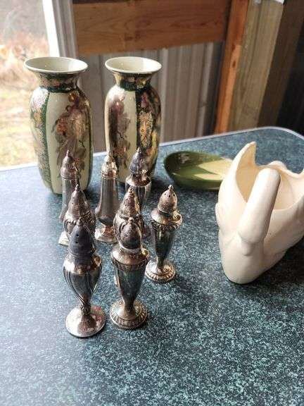 Salt/Pepper Shakers and decor
