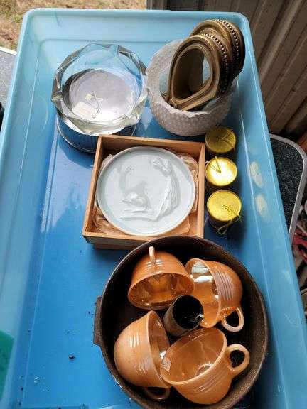 Misc lot of glassware and collectibles