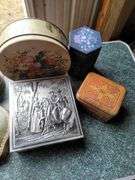 Vintage tins and decor