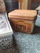 Vintage tins and decor