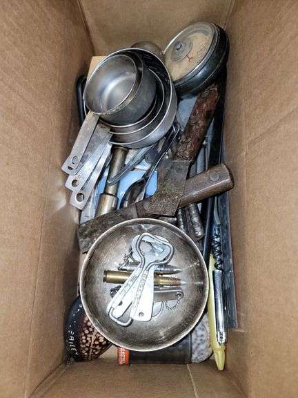 Box of miscellaneous items