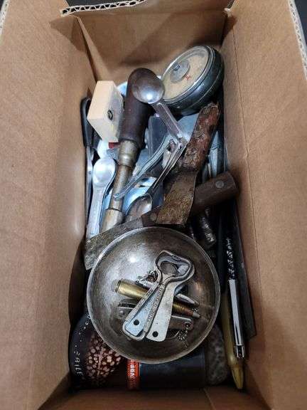Box of miscellaneous items