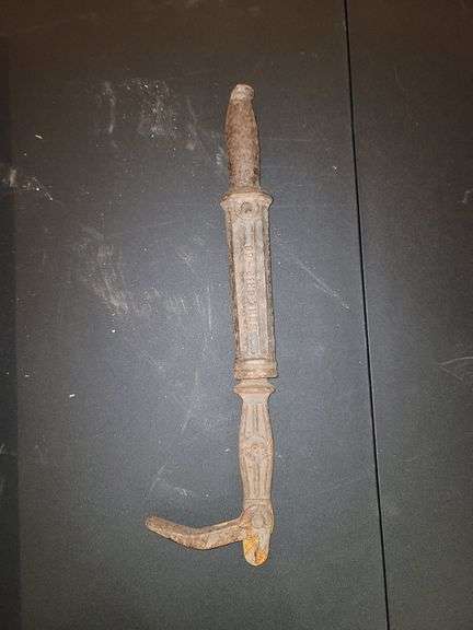 Antique fence stretcher