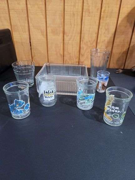 Pyrex bowls and glassware