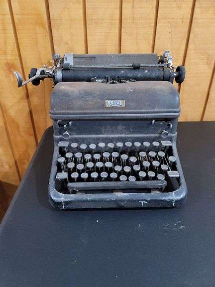 Antique Royal Typewriter