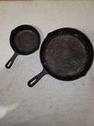 2 cast Iron skillets