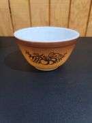 Pyrex bowls and glassware