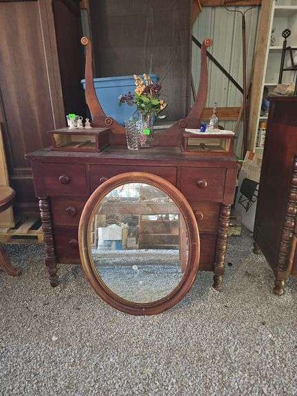 Davis Cabinet Company Dresser with Mirror