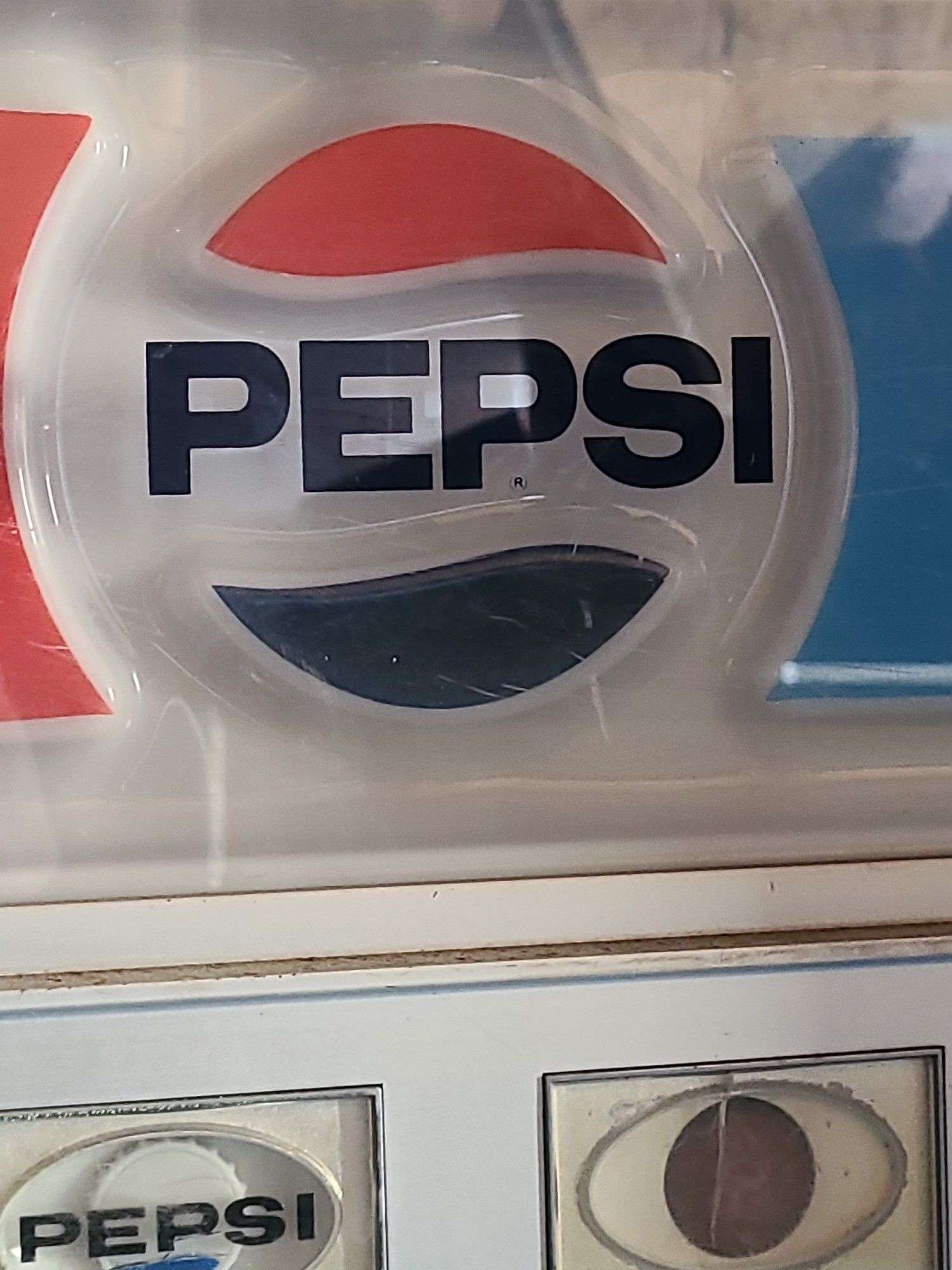 1970s Pepsi machine - Baker Auctions & Real Estate, LLC
