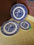 Willow Ware 9⅛" Luncheon Plate By Royal China & Blue & White Decorative Plates