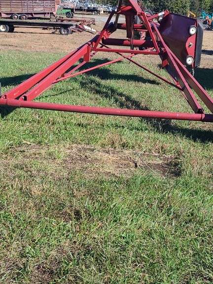 Hutchinson Swing Away Grain Auger