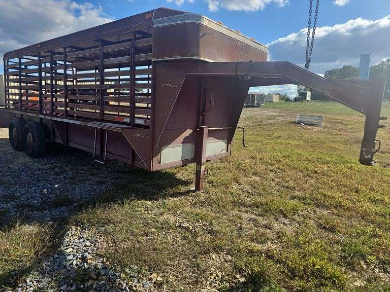 Calico Gooseneck Cattle Trailer