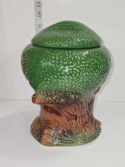 1981 vintage Keebler Elf Treehouse cookie jar.
